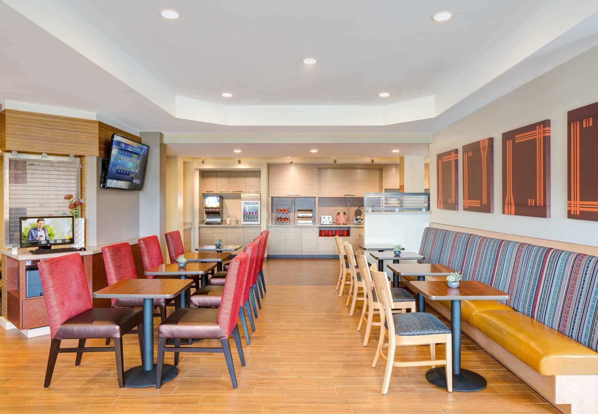Towneplace Suites By Marriott Ontario-Mansfield Buitenkant foto